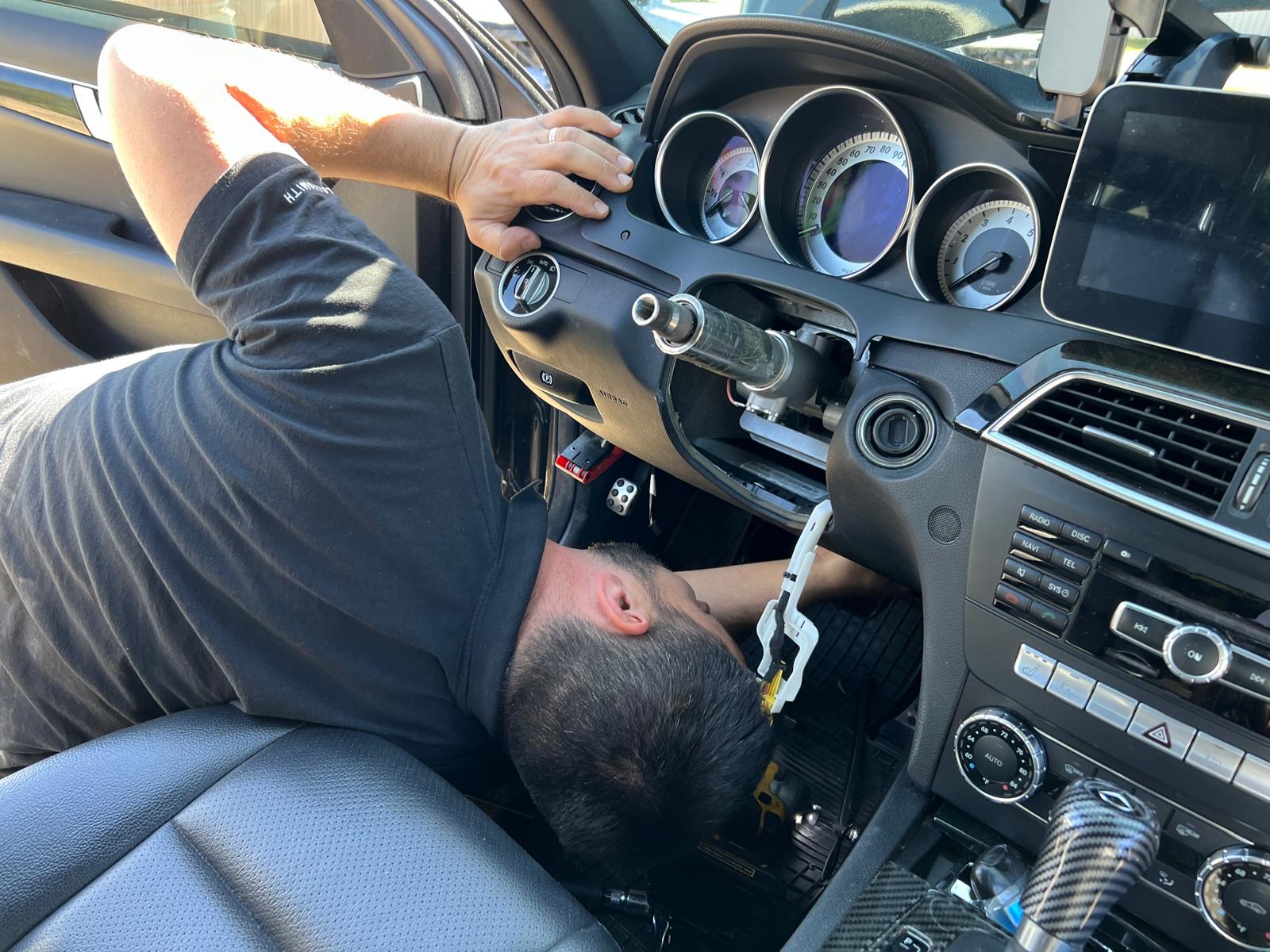 1b1834af-578c-4de2-a241-07f0cae35e7d all cars locksmith-ignition-repair-module-programming-immobilizer-programming-keys-unlocking-vehicle-van-all-cars-locksmith-atlanta-georgia-emergency-mobile-service-non-stop-24-7-